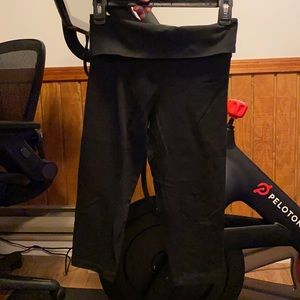 Victoria’s Secret PINK cropped leggings